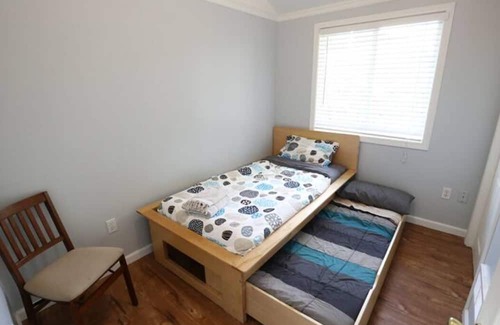 Burien House | Quiet 2BR House near Airport/Seattle