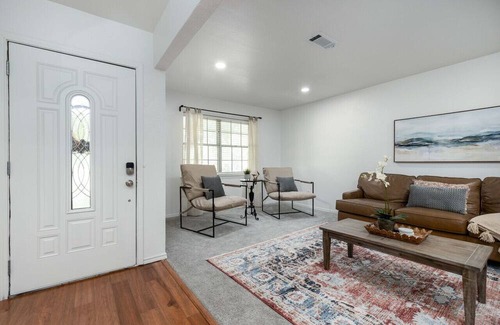 Farmers Branch House | Lake side Bliss Near DFW
