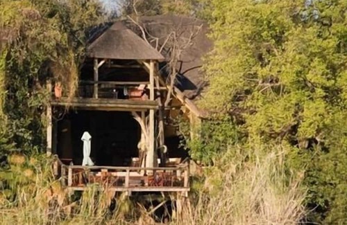Muneambuanas Cabin | Lianshulu Lodge
