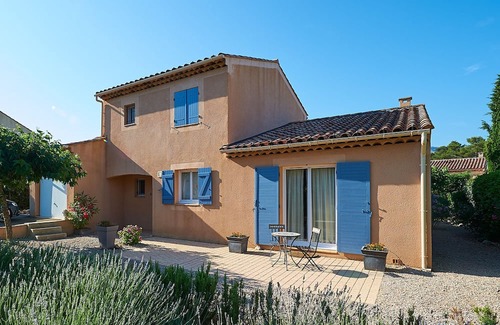 Nans-les-Pins Villa | Villa with dishwasher, in green surroundings