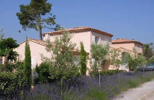 Nans-les-Pins Villa | Villa with dishwasher, in green surroundings