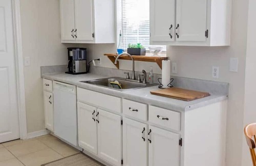 Navarre House | The Pelican Inn