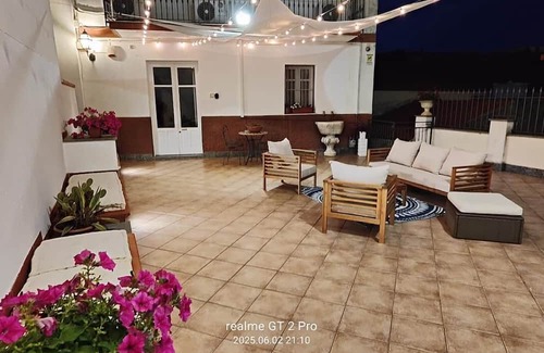 Carini Apartment | Cute Deluxe cozy room with bathroom, kitchen and garden