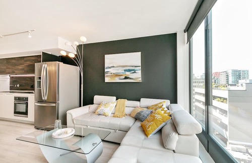Downtown Vancouver Condo | D4 - Amazing Junior 2 Bedroom, Central Location + AC