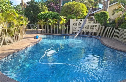 Harare Apartment | Guesthouse with green garden and pool - 2102