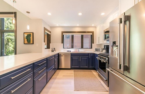 Incline Village House | Serenity Townhouse in Incline Village with Community Hot Tub