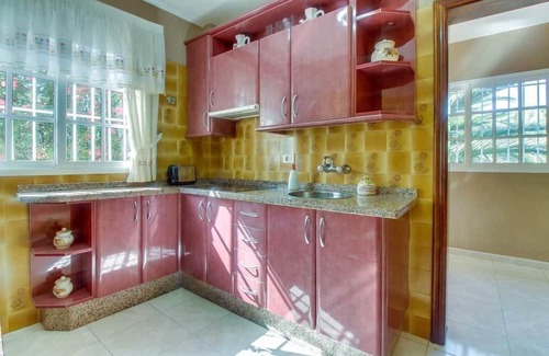 Arafo Villa | Villa Morera with Mountain View, Pool, Fast Wi-Fi, Garden & Terrace; Parking Available