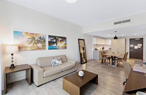 Hollywood Condo | Amazing condo in Hollywood Beach with beach access