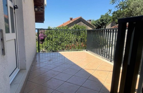 Trpanj Apartment | Three bedroom apartment with terrace Trpanj, Pelješac (A-24922-a)