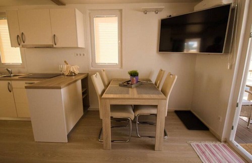 Piran Boat Rental | Houseboat Lavender with AC and Hot Tub in Portorož