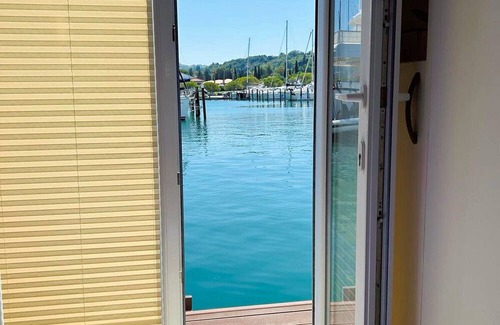 Piran Boat Rental | Houseboat Lavender with AC and Hot Tub in Portorož