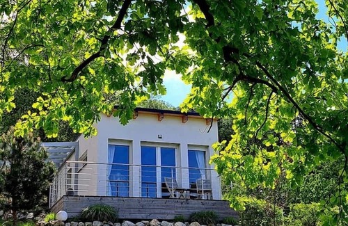 Hainburg an der Donau Apartment | Chalet Auenblick with distant view