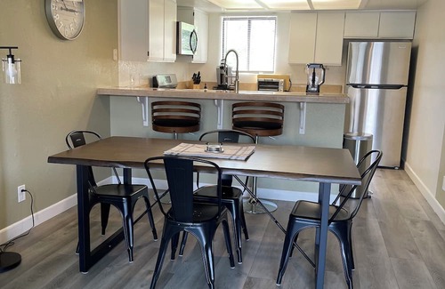 Tehachapi Apartment | Wonderful 2-bedroom apartment with AC in Tehachapi