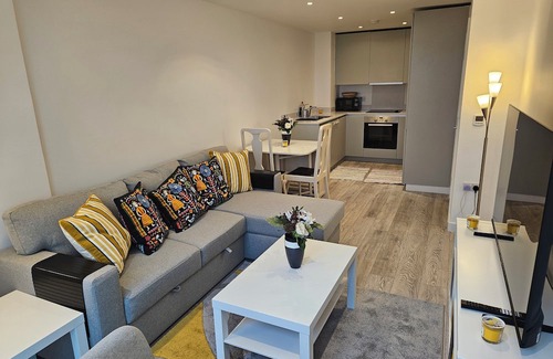 Fairfield Apartment | Stylish 1BDR Flat with 24hr Concierge East Croydon