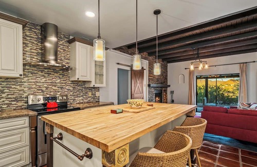 Rancho Del Cerro House | 360° Mtn Views Fireplace Patio Bird Watching