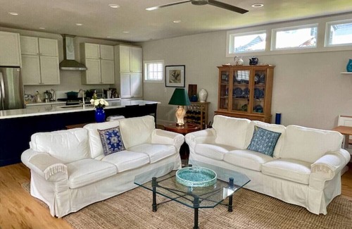 Venable House | Gorgeous & Airy Custom Downtown Dream Home