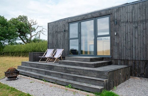 Shaftesbury House | Cosy Cabin at The Coppleridge 2