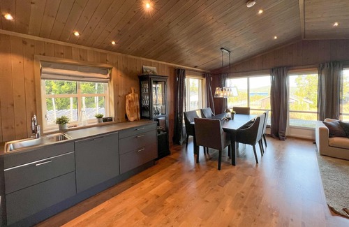 Sor-Fron House | Stunning home in Gålå with WiFi