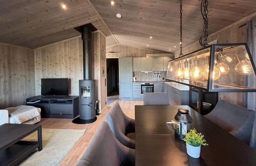 Sor-Fron House | Stunning home in Gålå with WiFi