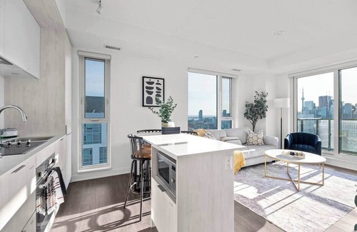 Regent Park Apartment | Charming 2-bedroom apartment in fabulous Toronto with AC