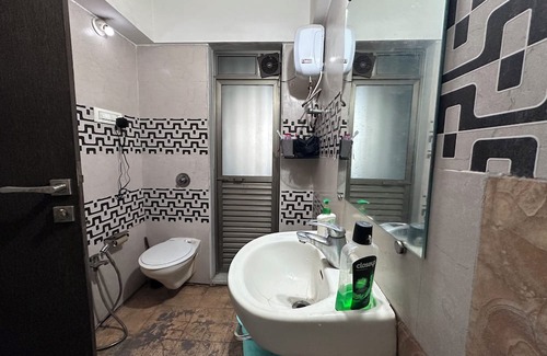 Jogeshwari West Apartment | Chic tower in enjoyable higher floor Mumbai view with fitness room, AC