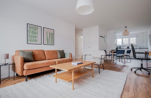 Dietikon District Apartment | Blueground | Dietikon, view, nr Uetliberg