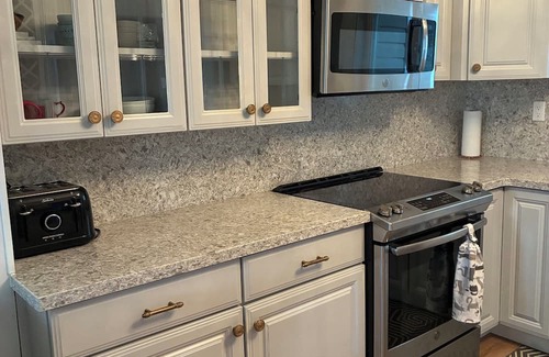 Timiskaming District House | 4Bed Downtown Gem,Modern Comfort, Fireplace,Huge Backyard,Step to Lake broadwalk