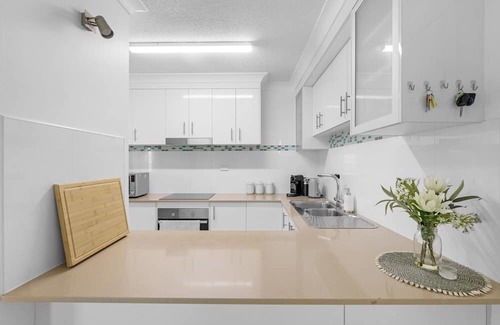 Scarness Apartment | Bright Coastal Stay with Pool and Beach View