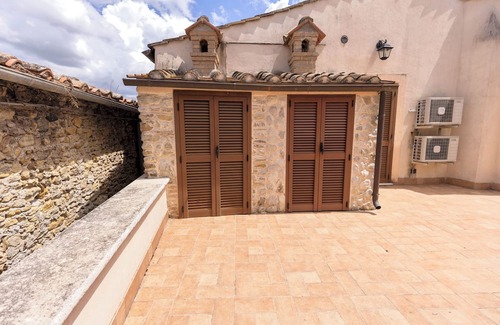 Quartiere XVII Trieste House | terrazza sul borgo Casa D’Autore