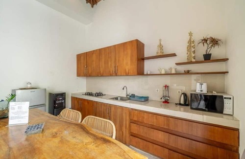 Dewi Sri Villa | Modern Tropical 2BR Villa in Seminyak Kuta with Pool - Near Beach and shopping