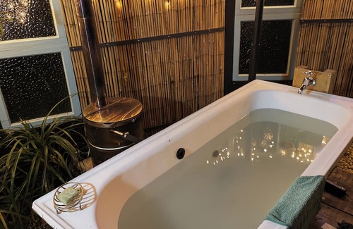 Barrytown Cabin | Private and Relaxing pet friendly cabin near Barrytown and Punakaiki