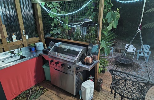 Barrytown Cabin | Private and Relaxing pet friendly cabin near Barrytown and Punakaiki