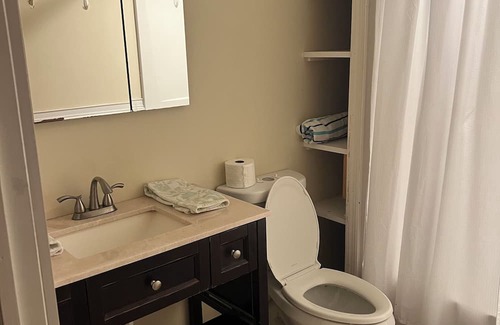 Nyack Apartment | Fabulous 3-bedroom apartment with AC in Nyack , 1 block walk to Main St.