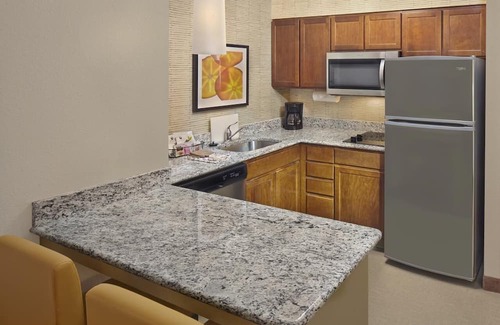 Avon Apartment | Comfort and Convenience! 4 Cozy Units w/Free Breakfast and Parking!