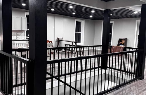 Kane Apartment | BRAND NEW, SPACIOUS, FUN - The Wolves Den on Fraley