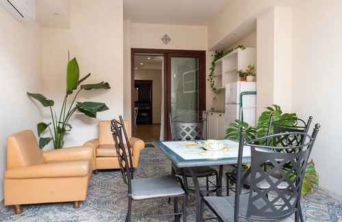 Caccamo Apartment | Room 'Tripla Luxury' with Private Terrace, Wi-Fi and Air Conditioning
