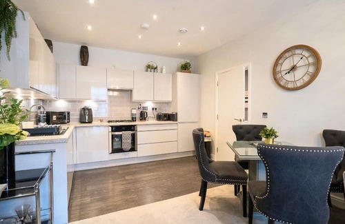 Dickens Heath Apartment | Luxury Furnished 2BR Apt w/WiFi, Workspace, Washer & Parking