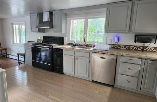 Coventry Lake House | Charming 4-bedroom house in Coventry directly on Coventry Lake