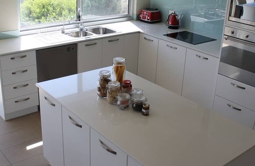 Penneshaw House | KI Blue|Ocean views|Luxe|Spacious|Kangaroo Island