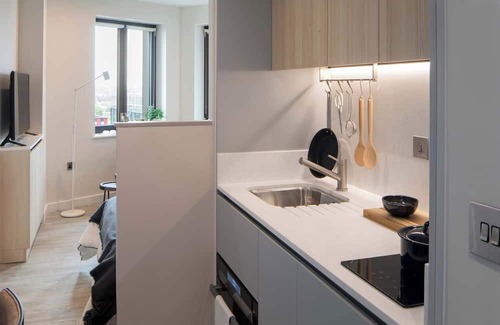 Fairfield Apartment | Urban Studio w/Rooftop Views | StayCozy