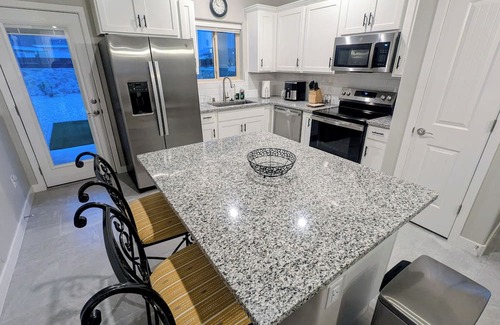 Las Cruces House | Modern 2BR/2BA + Office Home Walk to Red Hawk Golf Club, Near NMSU & White Sands