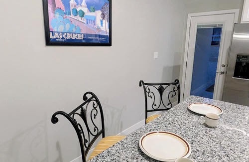Las Cruces House | Modern 2BR/2BA + Office Home Walk to Red Hawk Golf Club, Near NMSU & White Sands