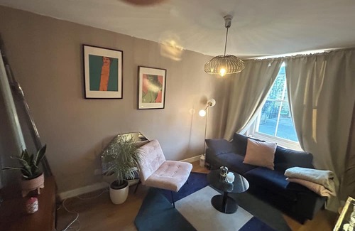Hackney Apartment | This beautiful apartment is located in the heart of East London,