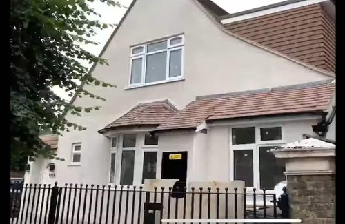 Selhurst Apartment | Delightful 1 Bedroom Apartment with Garden