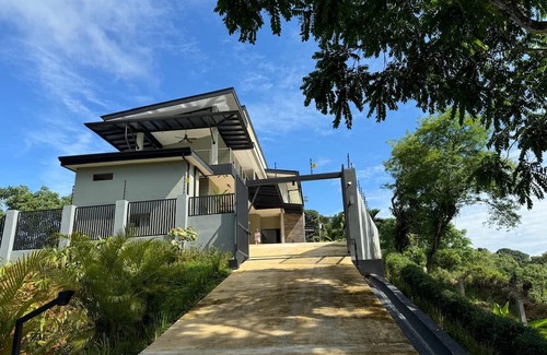 Cascada Azul Villa | Elevated 1200 Ft Cool Oceanview Villa with Pool & Wi-Fi, Close Dominical Beaches