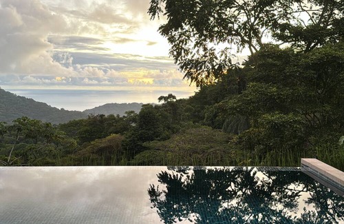 Cascada Azul Villa | Elevated 1200 Ft Cool Oceanview Villa with Pool & Wi-Fi, Close Dominical Beaches
