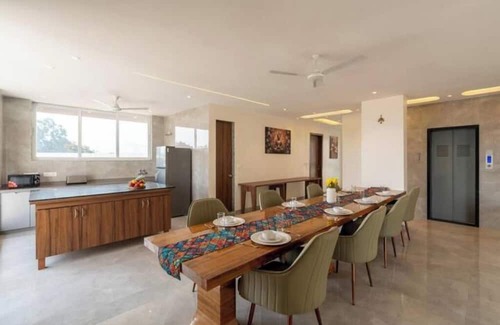 Lonavala Villa | 6BHK Delight -Mountain View/Steam Room/CricketTurf
