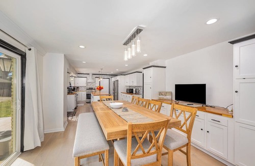 Xenia House | Spacious 4-bedroom house in Xenia near Universities