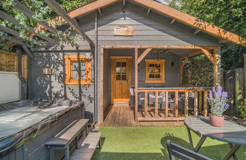 New Forest District Cottage | 1 bedroom accommodation in Ringwood, New Forest