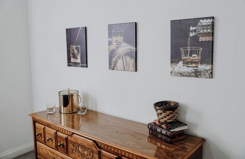 Nazareth House | Bourbon Themed 3-bedroom house in Bardstown